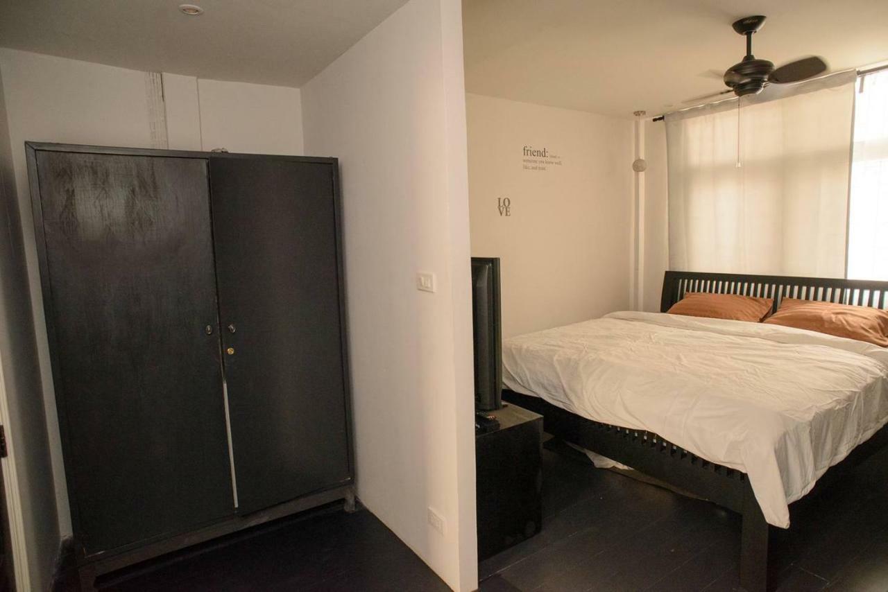 196 Oldtown Chic Hostel Bangkok Extérieur photo