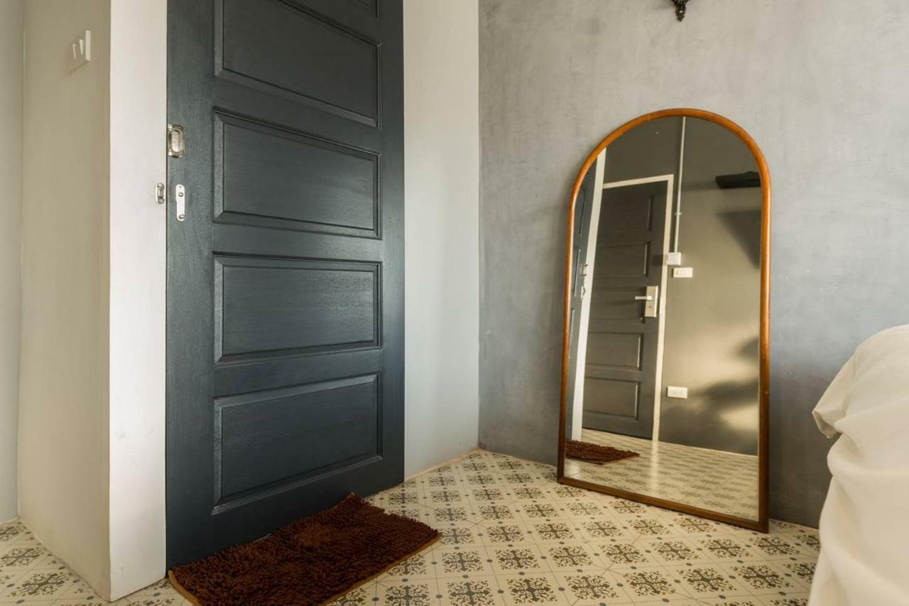 196 Oldtown Chic Hostel Bangkok Extérieur photo